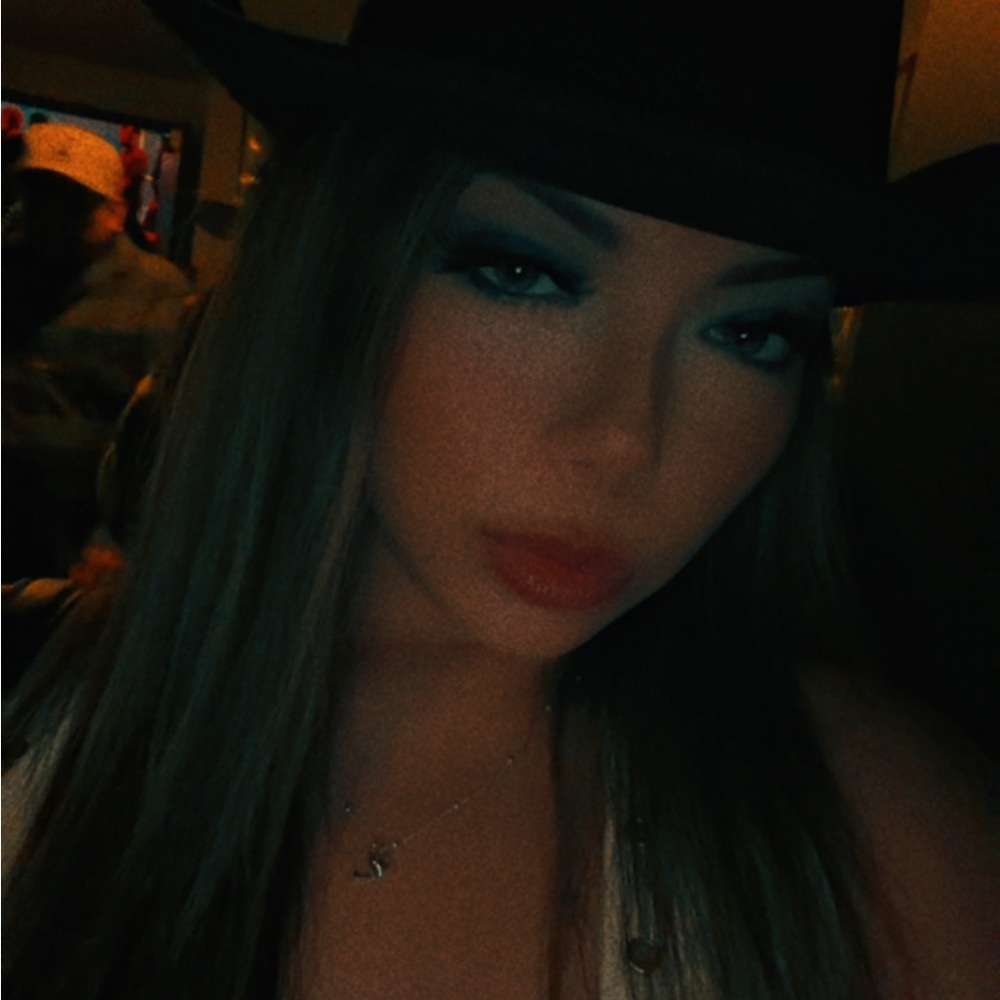 Meet your Posher, Liz